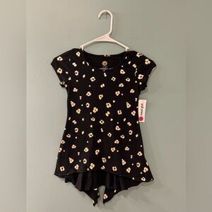 NWT … TOTAL GIRL “Size: S - (7/8)” Black & Gold Print Top